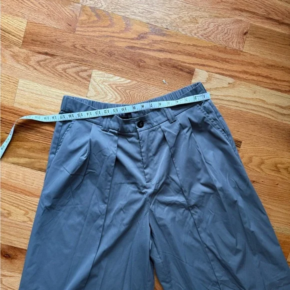 Gray Wide Leg Pants with Pleated Front - Picture 7 of 15